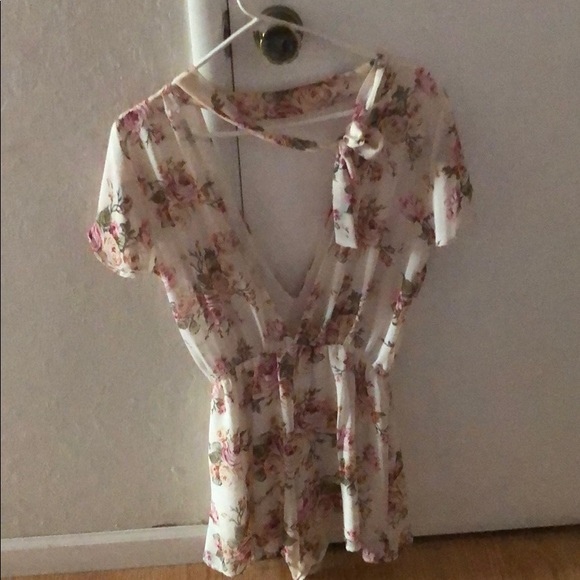 Cute floral romper worn once! - Picture 2 of 2
